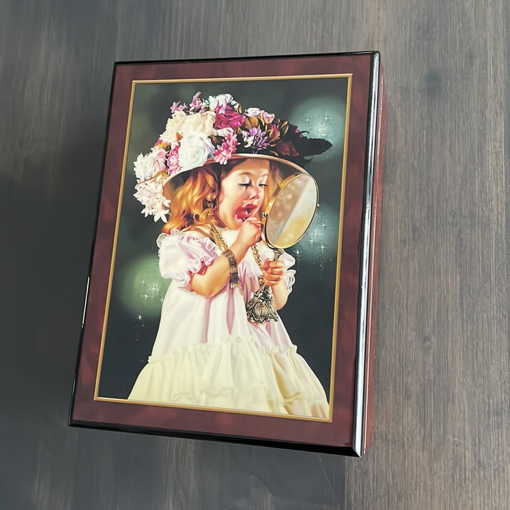 San Francisco Music Box Company Jessica’s Bonnet Jewelry Box, Art By Bob Byerly